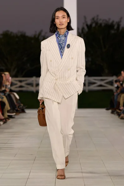 Look 7